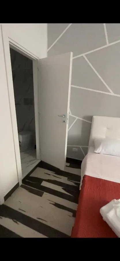 Guest house Room Rental 2 Piazza Garibaldi Naples Italy